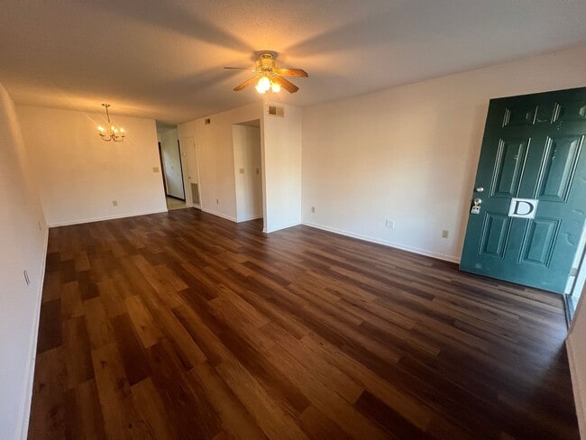 Photo - 621 E 33rd St Apartment