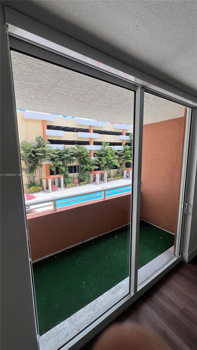 Foto del edificio - 2775 NE 187th St