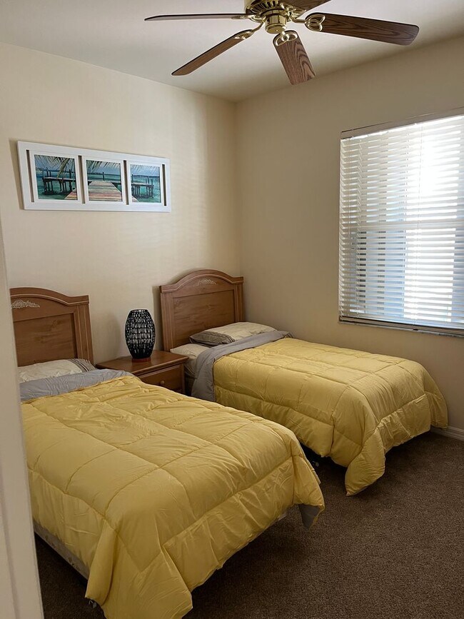 Building Photo - SPACIOUS 3 BEDROOM HOME READY TO WELCOME YOU