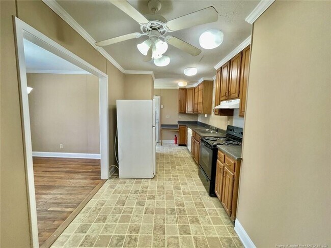 Building Photo - 406 Roxie Ave