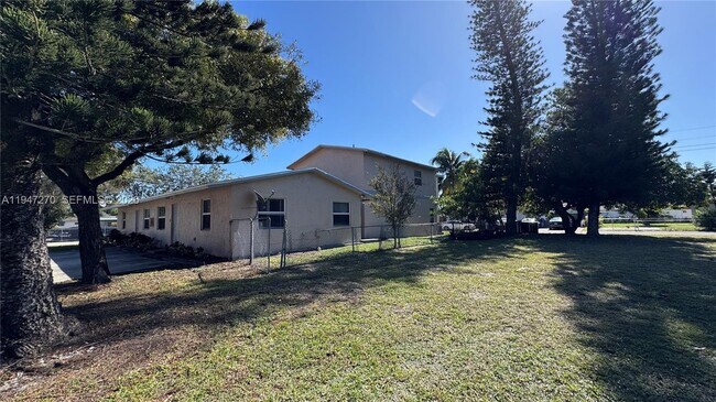 Foto del edificio - 2099 NW 26th Ave