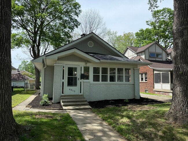 Foto del edificio - 6012 Carrollton Avenue