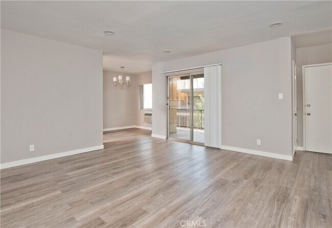 Foto del edificio - 5415 Newcastle Ave