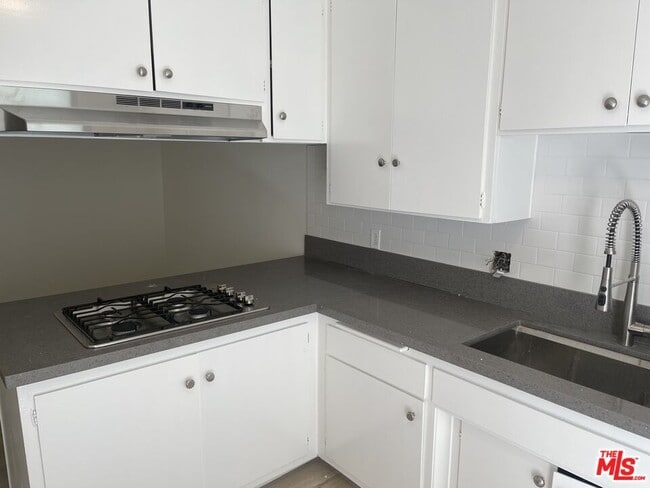 Building Photo - 525 S Osage Ave