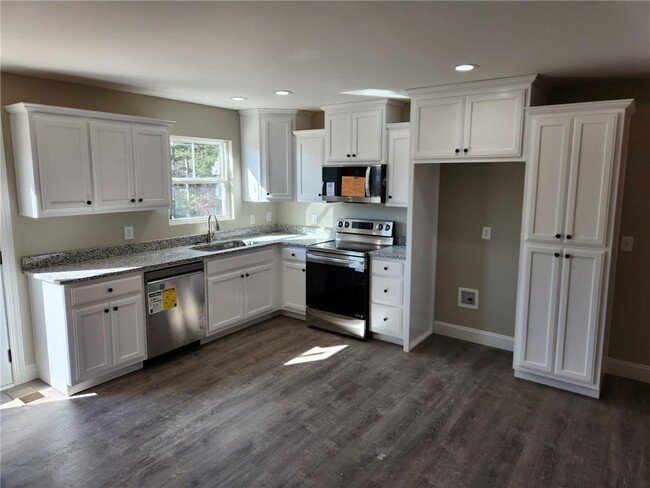 Building Photo - 240 Grand Oak Ln