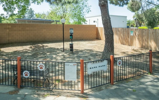 Building Photo - El Macero Apartments