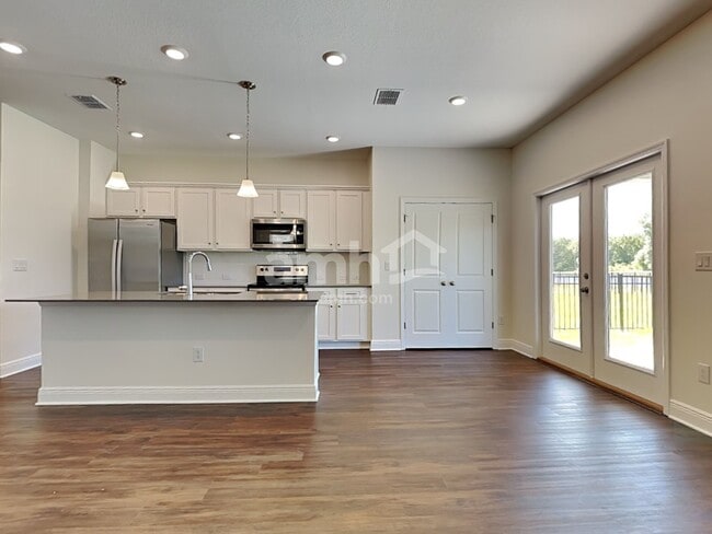 Foto del edificio - 27334 St Andrews Ave