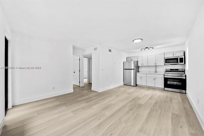 Foto del edificio - 37 NW 59th St