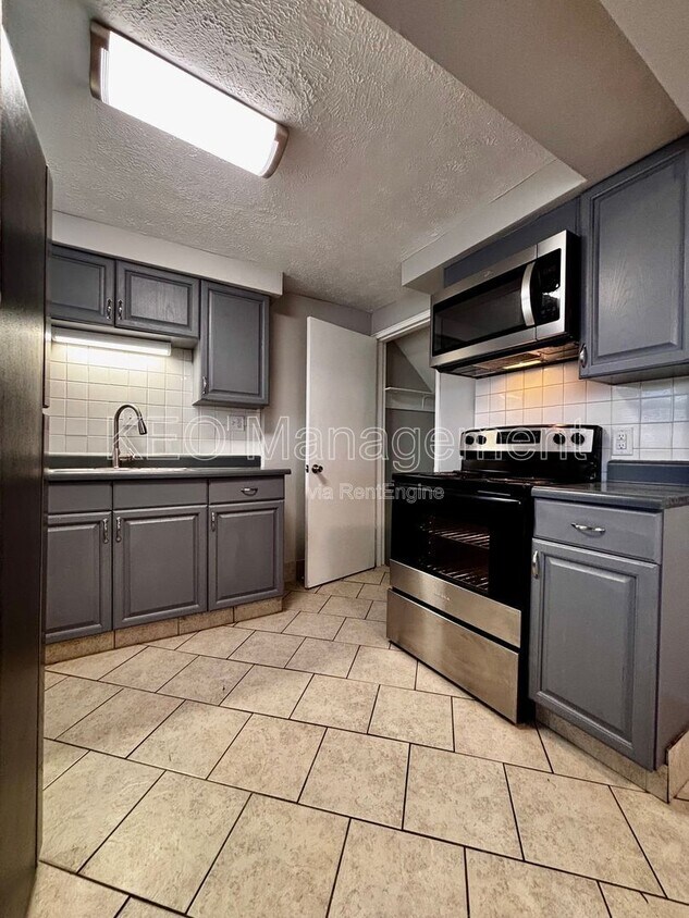 Photo - 1059 Wilmington Avenue