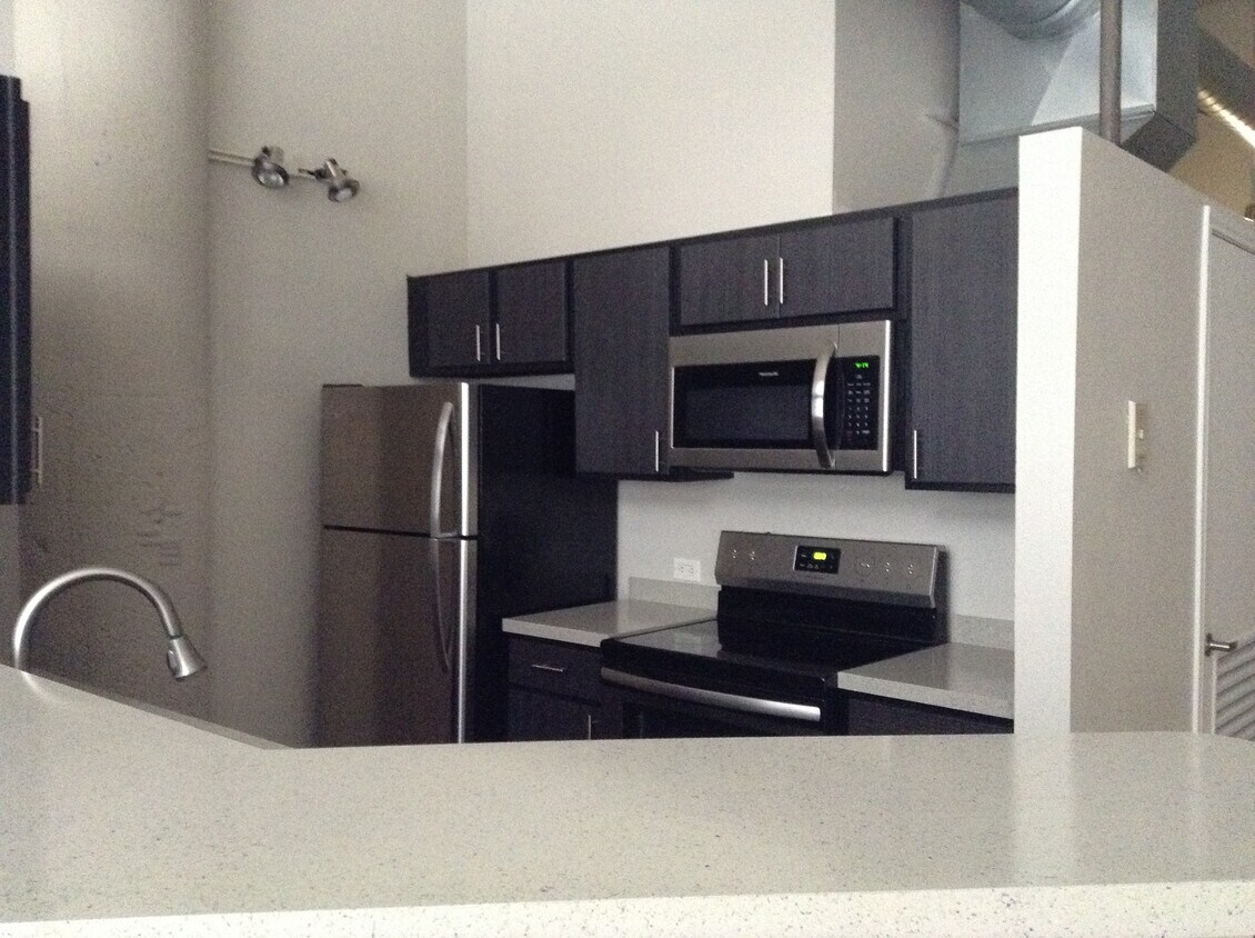 Foto principal - 715 Armour Rd