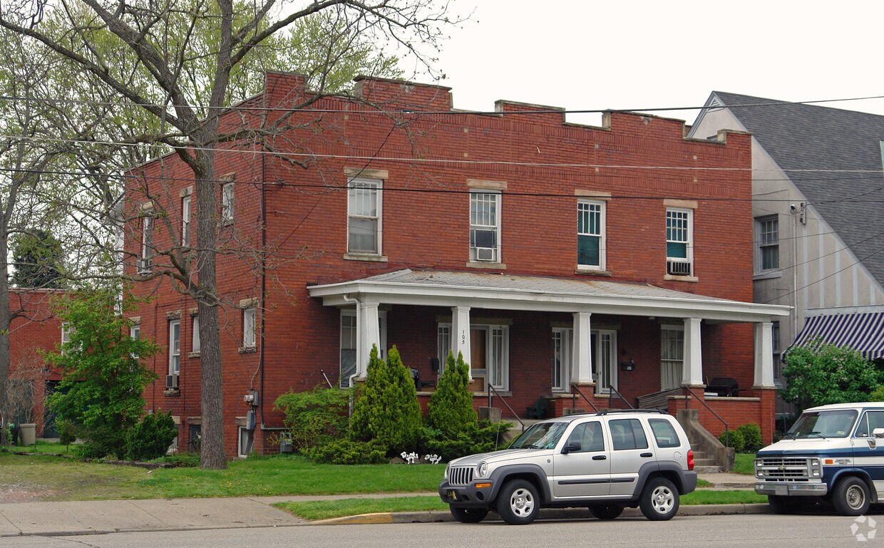 Primary Photo - 105 Greenbrier St