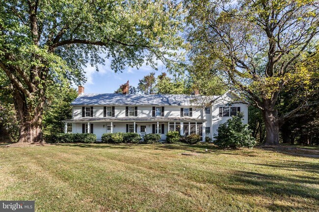 Building Photo - 3820 Thoroughbred Ln