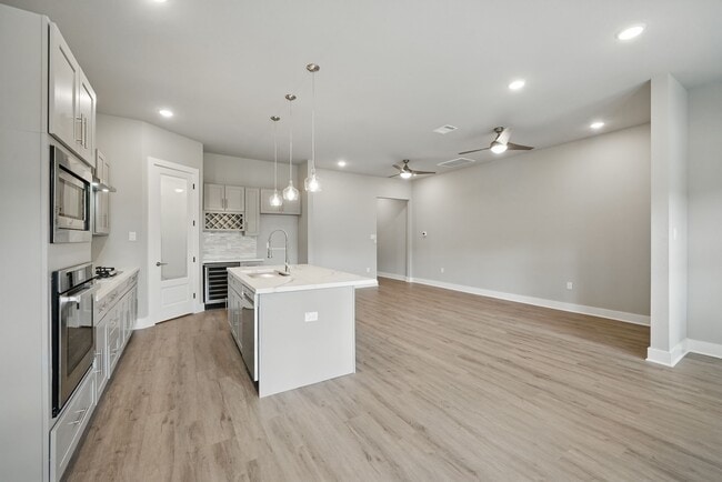 Foto del edificio - 3500 McBride St