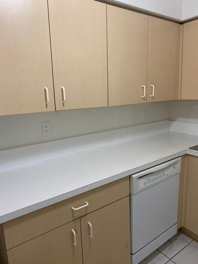 Foto del edificio - 2080 NE 167th St