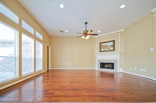 Foto del edificio - 15906 Linwood Manor Ct