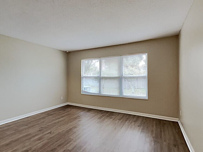 Building Photo - 31 Winding Ridge Rd