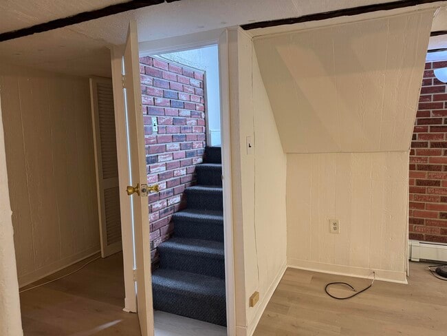 Building Photo - 9 Beaver Ave