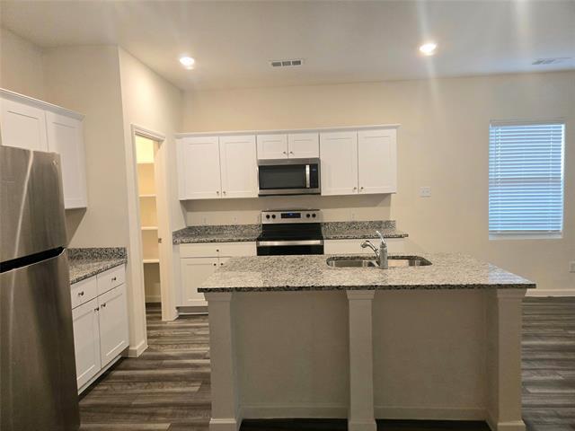 Building Photo - 1825 Sandlin Dr