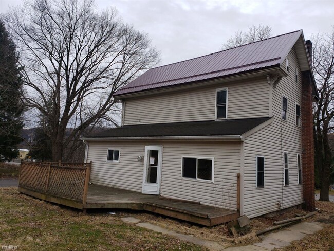 Building Photo - 4 br, 2 bath House - 240 East Main Street