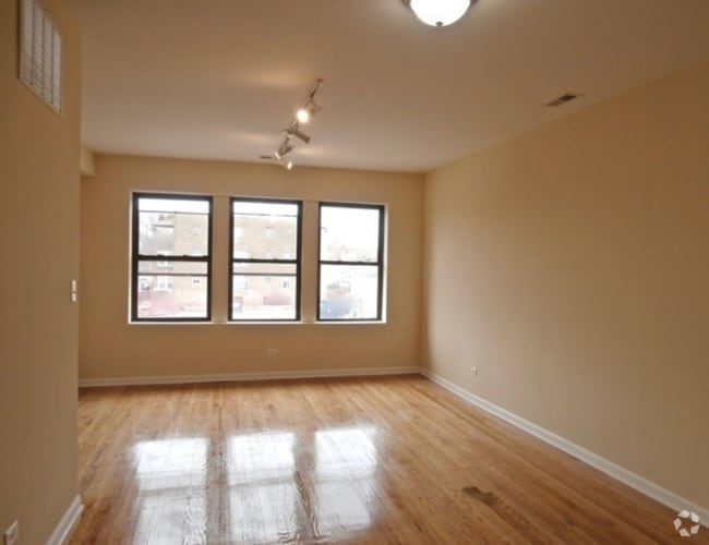 Building Photo - 3123 W Lawrence Ave