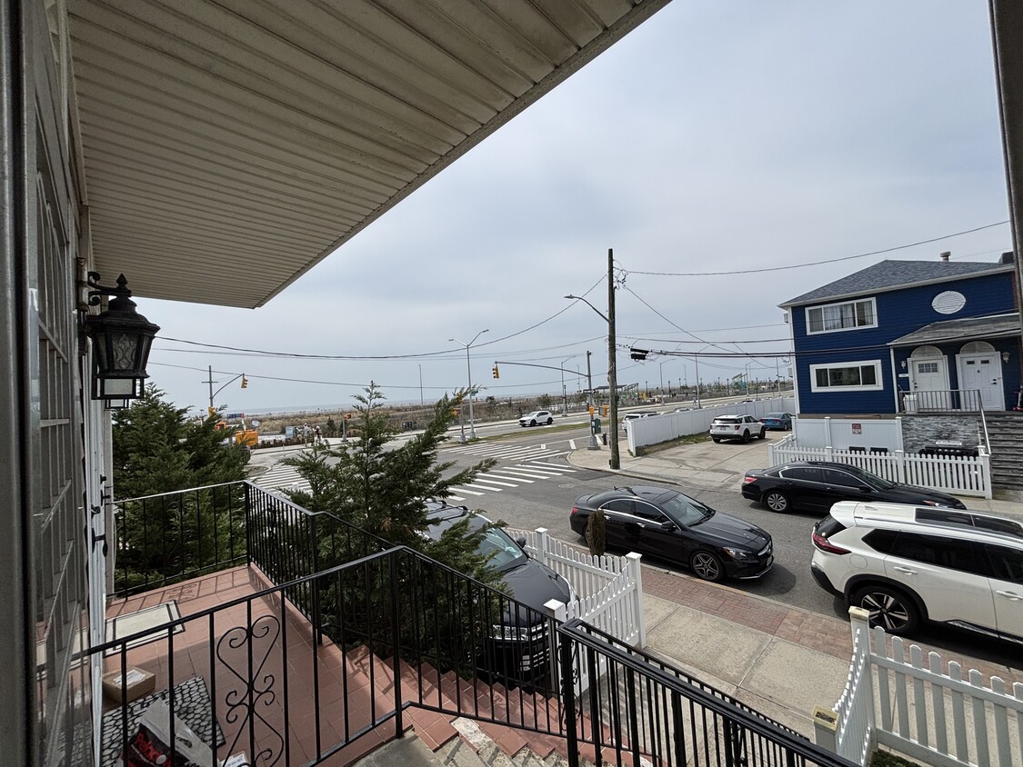 Foto principal - 130 Beach 98th St