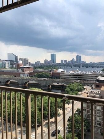 Building Photo - 10 Museum Way