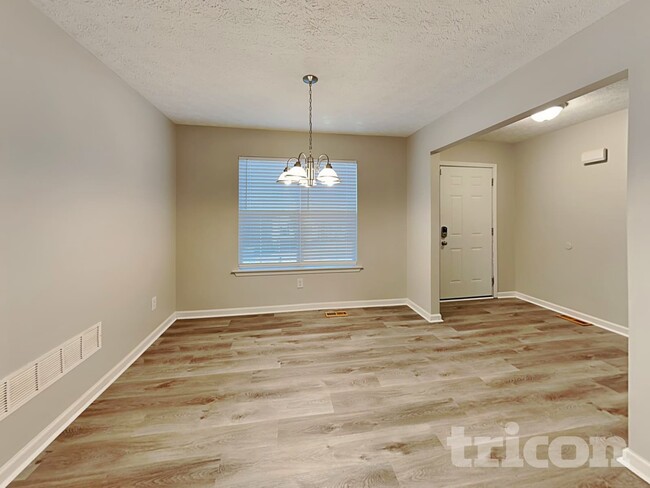 Building Photo - 132 Diamond Ct