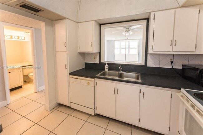 Foto del edificio - 410 NW 68th Ave