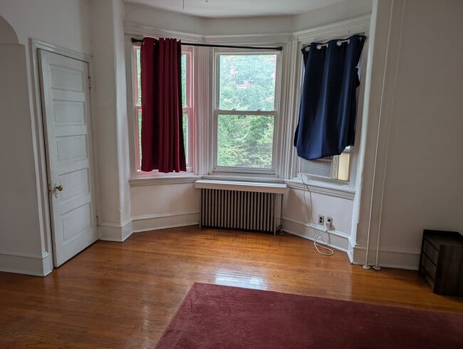 Building Photo - 440 S 43rd St