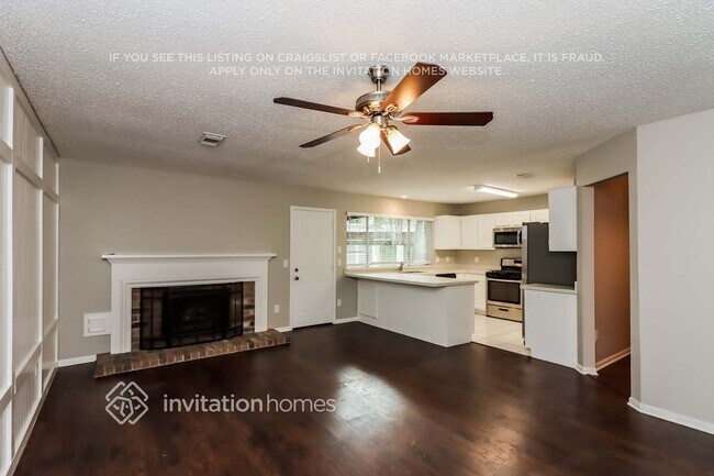 Foto del edificio - 9327 Bayou Bluff Dr