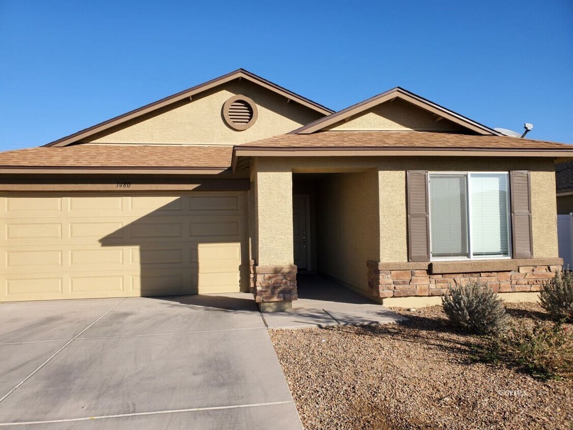 Primary Photo - 1480 Stratford Dr