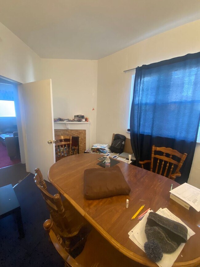 Foto del edificio - 3616 Parkview Ave