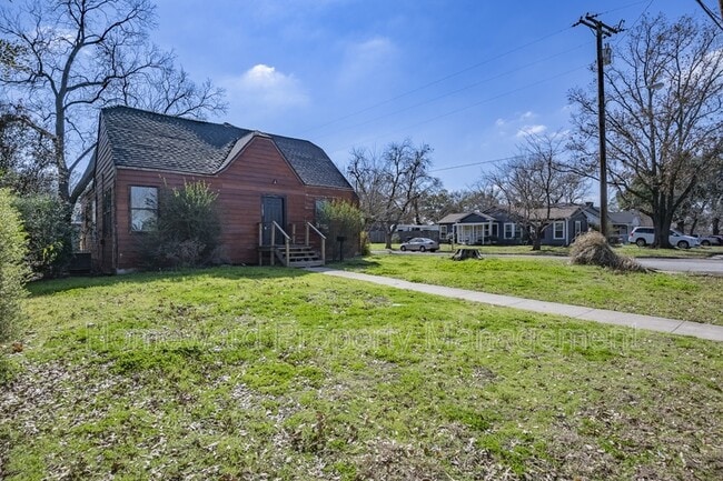 Foto del edificio - 1529 Ficklin Ave