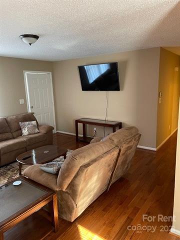 Building Photo - 104 Windward Dr