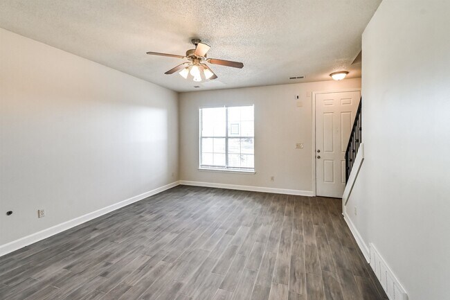 Building Photo - 1153 E Cortona Cir