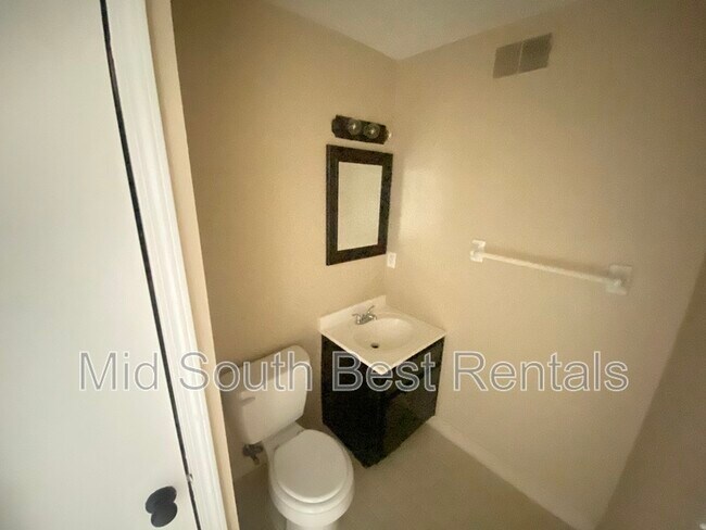 Building Photo - 3239 Carnes