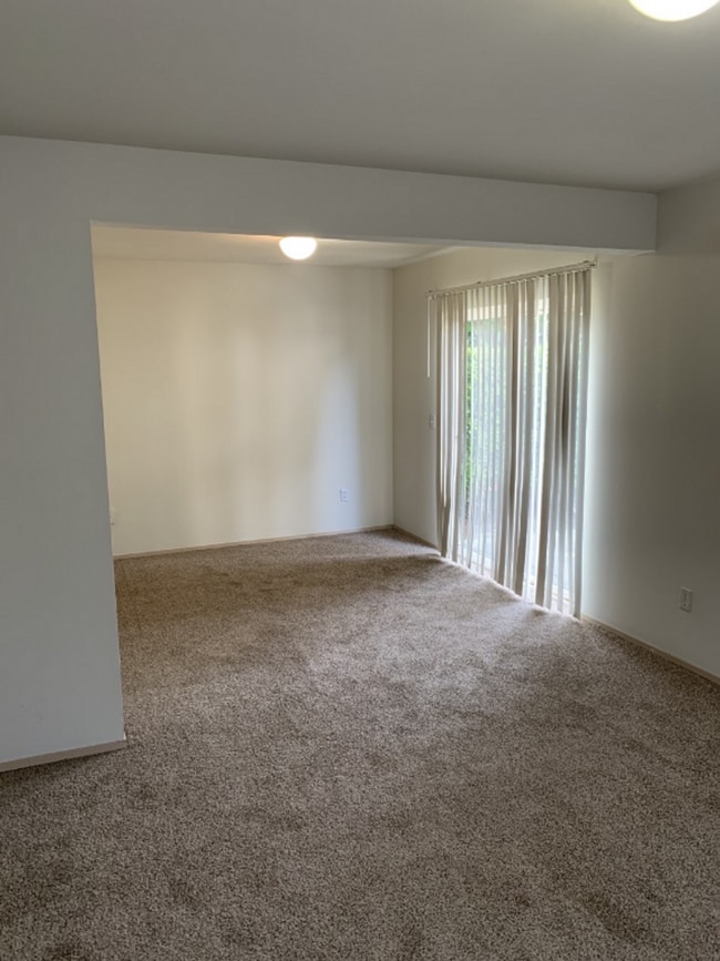 Foto del edificio - 321-R Street SE