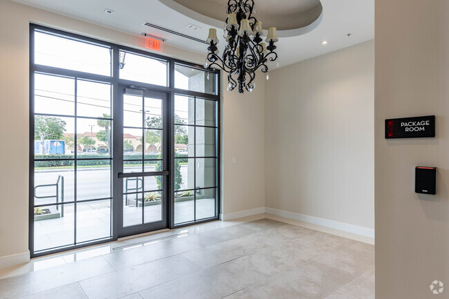 Lobby Photo - Villa Vendome Apartments