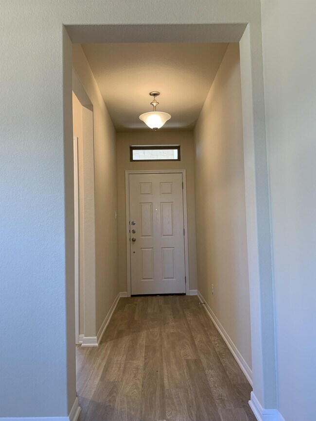 Foto del edificio - 4728 Fawn Valley Dr