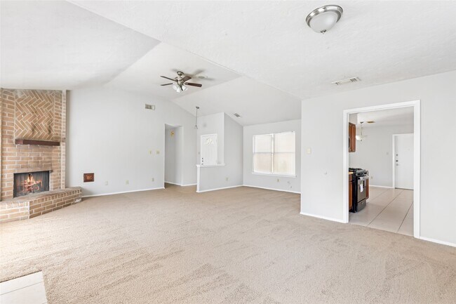 Foto del edificio - 7310 Maple Walk Dr