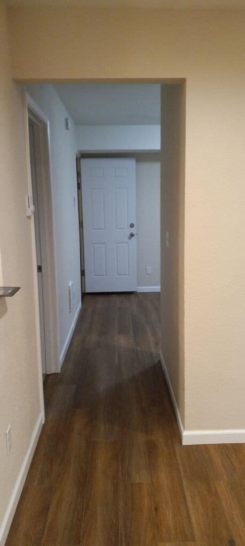 Building Photo - Cute 1 bedroom apartment