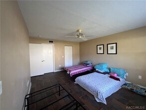 Building Photo - 760 E Gilchrist Ct