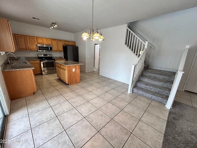 Foto del edificio - 3489 S 162nd Ln