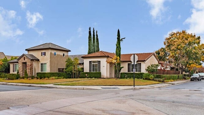 Building Photo - Great Harlan Ranch Home! Don't miss out!