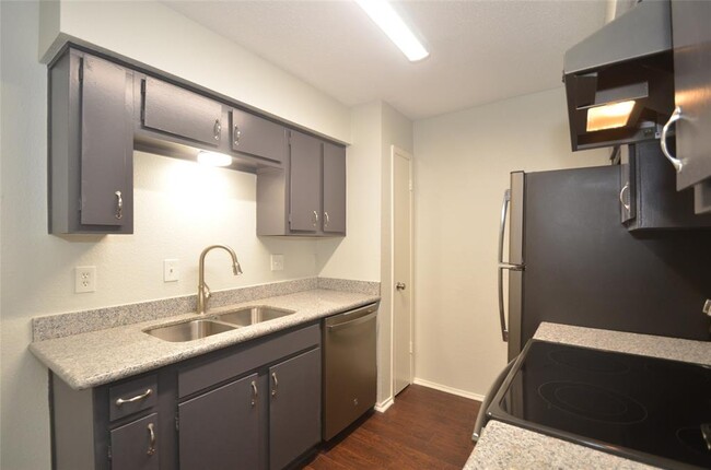 Foto del edificio - 6200 W Tidwell Rd