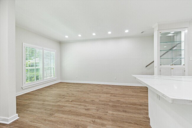 Foto del edificio - 6727 Belmont St