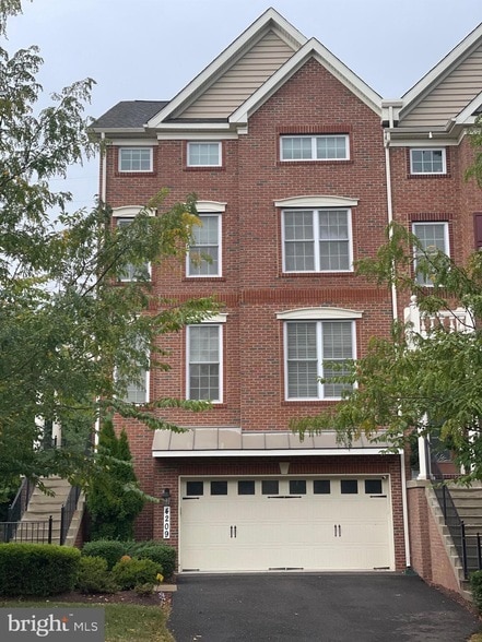 Building Photo - 4209 Lariat Way