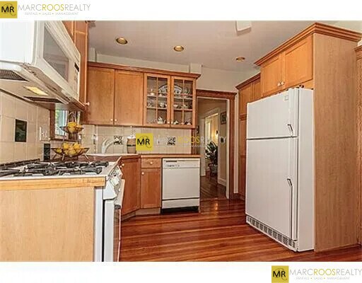 Building Photo - 178 Perham St