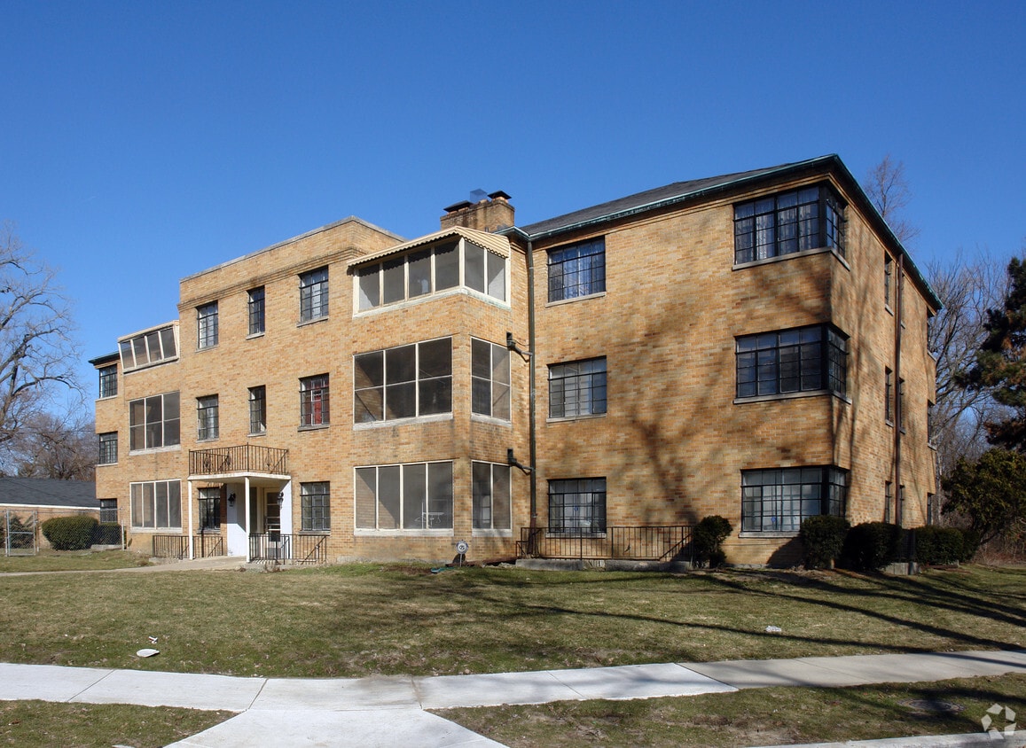 Primary Photo - 2550 Greenway St
