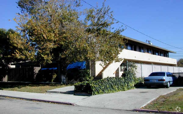 Primary Photo - 880 N 4th Ave